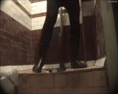 Pissing Voyeur - Spy Camera For Peeing Girls