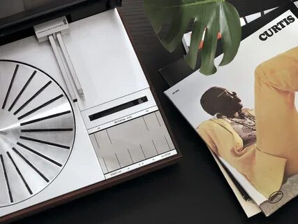 FUNCTION FOLLOWS FORM: BANG & OLUFSEN DESIGN CLASSICS - Bula