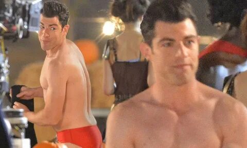 New Girl: Schmidt's back! Max Greenfield strips to a VERY sm