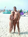 Sexy friends give a show with their love of nudism - Pichunt