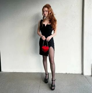 Starlet Arcade: Hot Francesca Capaldi