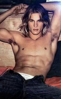 Jarett Wieselman в Твиттере: "Travis Fimmel's Calvin Klein a