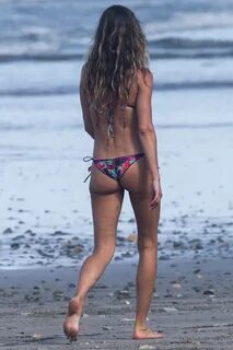 Жизель Бундхен (Gisele Bundchen) на пляже в Коста-Рике (16.0