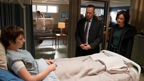 Watch Blue Bloods - Season 10 Episode 11 : Careful What You 