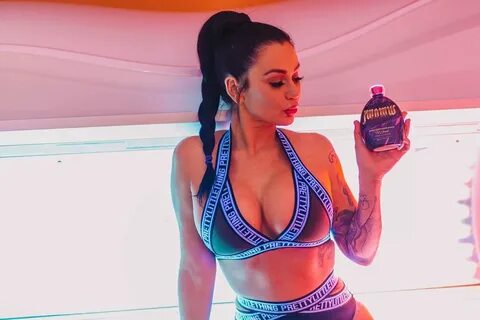 55+ Hot And Sexy Pictures Of "JWoww" Show Off Her Busty... -