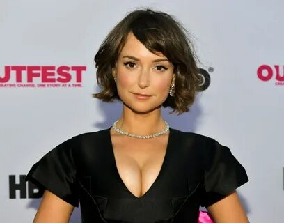 Picture of Milana Vayntrub