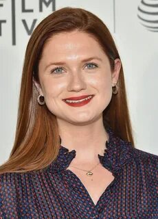 Bonnie Wright Long Straight Cut - Hair Lookbook - StyleBistr