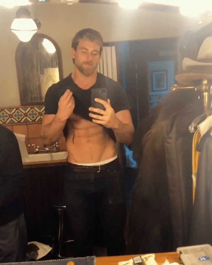 Brock O'Hurn в Instagram: "Short hair me.. crazy!!!! 