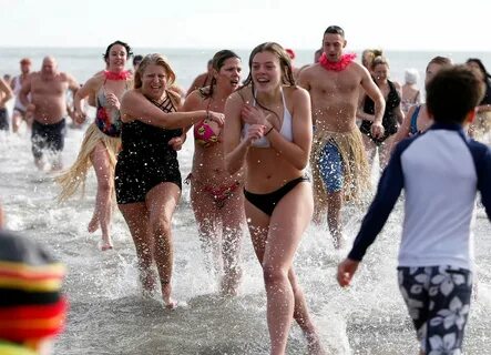 Hundreds take a polar plunge across N.J. to celebrate the Ne