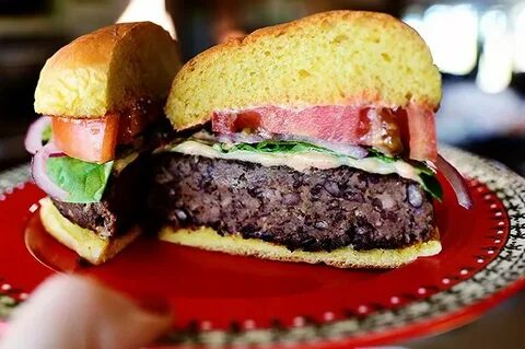 This Vegetarian-Friendly Black Bean Burger Is So Delicious R