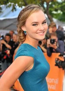 Showcasing Talented Girls World Wide: Madeline Carroll: 'Mac