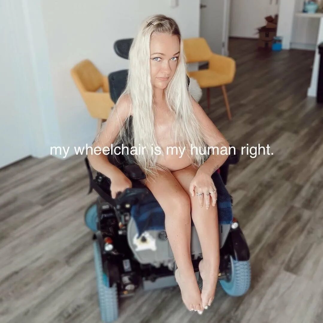 Knix в Instagram : "Alex Dacy aka @wheelchair_rapunzel has done it all...