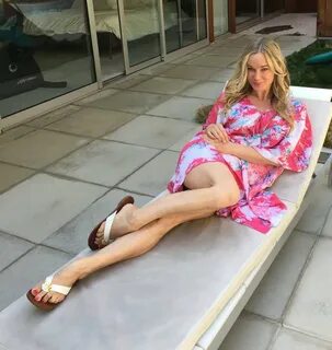 Jennifer Gareis Feet (9 photos) - celebrity-feet.com