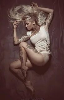 ✓ Sara Fabel Photographer: Jake Raynor Beautiful tattoos, Ta