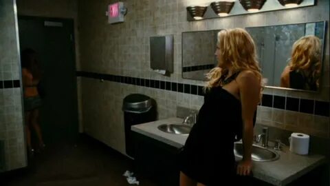 Kate Hudson In The Bathroom HD - YouTube