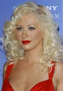 More Pics of Christina Aguilera Medium Curls (6 of 18) - Chr