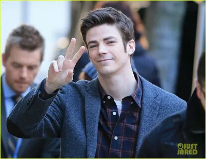 This is What Happens When Grant Gustin Sees Paparazzi While 