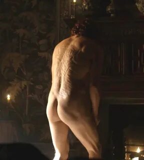 Sam Heughan muestra el trasero en una escena de 'Outlander' 