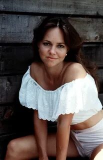 Sally Field Sally field, Sally field gidget, Young and beaut