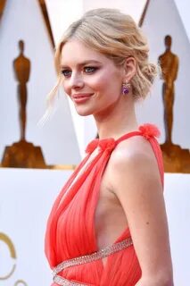 Скачать обои взгляд, модель, макияж, актриса, Samara Weaving