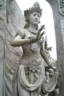 File:Statue of Goddess or Queen at Monas.JPG - Wikimedia Com