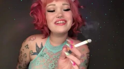 Emily Snow smoking - YouTube