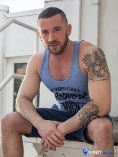 Straight Boy Dustin Holloway turns into a power bottom for T