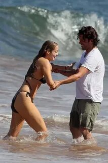 Elizabeth Berkley Hot & Sexy Bikini Beach Fun