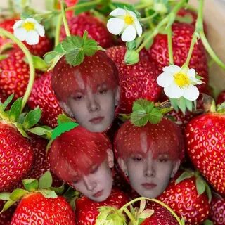 Heeseung as a strawberry 💀 🤚 (I like his new hair actually) Мемы, Новая П...