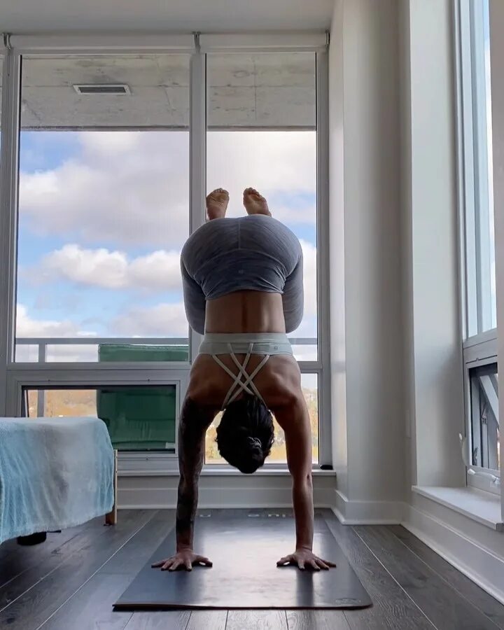 Instagram'da Abbey Bates: "Working on your handstands, or floatin...