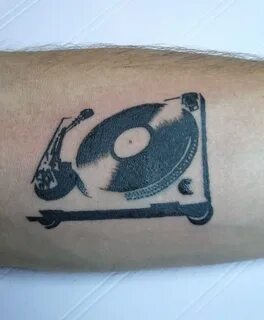 P1360633MC1 - Turntable tat DJ EvadE's turntable tattoo.... 