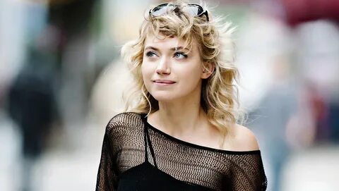 Imogen Poots: chi è la nuova brit-star di "Non buttiamoci gi