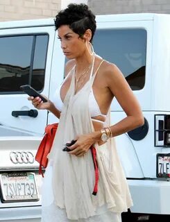 NICOLE MURPHY Out and About in Beverly Hills 06/26/2016 - Ha