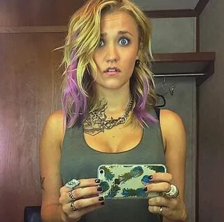 Emily Osment Dyes Her Hair Purple! Purple hair, Emily osment