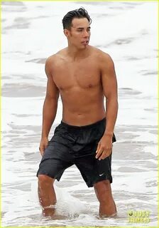 Apolo Ohno Goes Shirtless During Maui Vacation with Mystery 