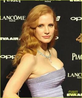 Jessica Chastain Stuns in Purple Dress at the 'Chinese Oscar