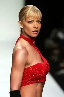 Jaime Pressly Hottest Bikini Images - Sexy Jill Of Joe Dirt