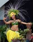 Ori Headpiece Tahitian costumes, Hawaiian dancers, Tahitian 