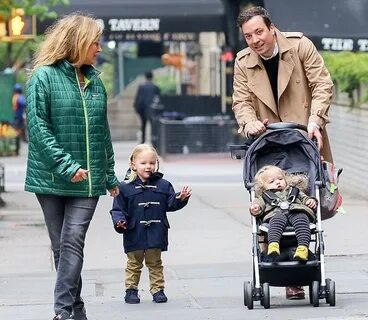 Jimmy Fallon Family Photos, Wife, Daughter, Father, Age, Net