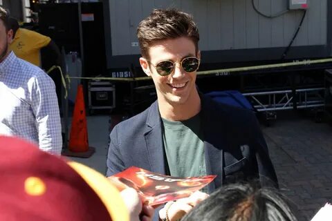 The Flash' Grant Gustin greets fans as he arrives at Comic C