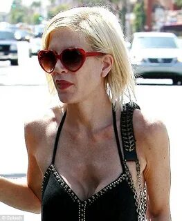 Tori Spelling appears ever thinner as stress over Dean McDer