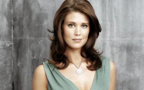 Pictures of Sarah Lancaster - Pictures Of Celebrities