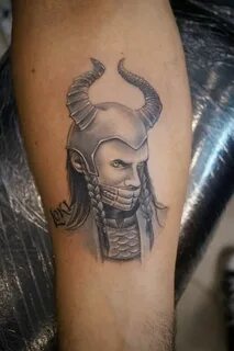 Тату Локи комикс - фото салона Tattoo Times, узнай цену на с