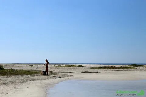 Nude 16 Katya Clover Sirena Beach Morning Walk Photo Set Free.