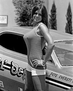 Vintage Classic Cars and Girls: Barbara Roufs - The Race Que