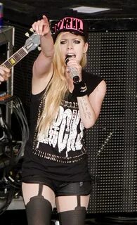 Avril Lavigne image