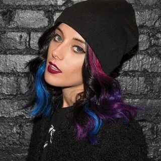 Split Dye: Chloe Norgaard's City Beats Haircolor Redken Dark