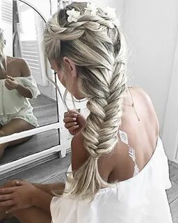 Pin by Laura on Hilde Osland Hair styles, Silver blonde hair