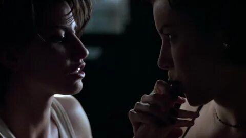 Celebs Jennifer Tilly, Gina Gershon - Bound (1996) - Erotic 