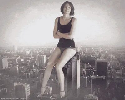 Giantess GIF - Giantess - Discover & Share GIFs